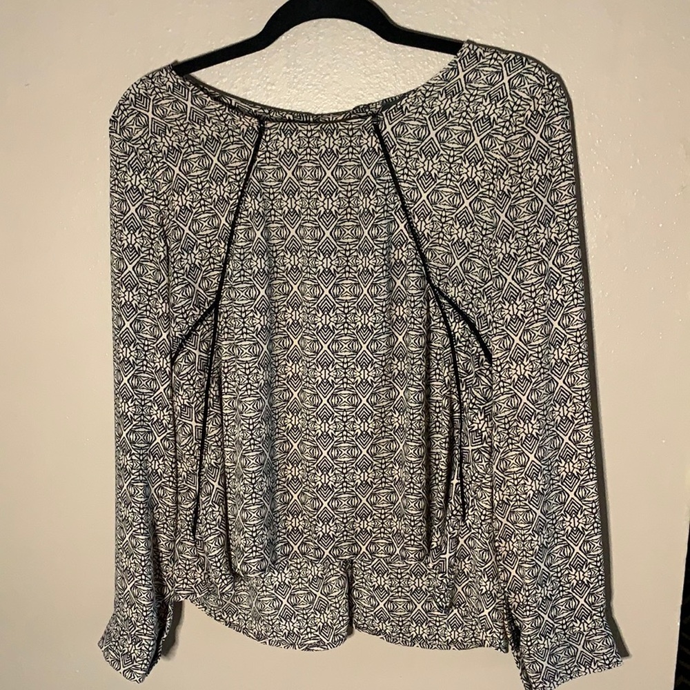 ASTR, Crêpe fabric, tan top with fun pattern.